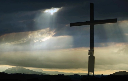 LIVEPRÄSENTATION | Karfreitag im Künstlerhaus – Videoinstallation von Hubert Jäger